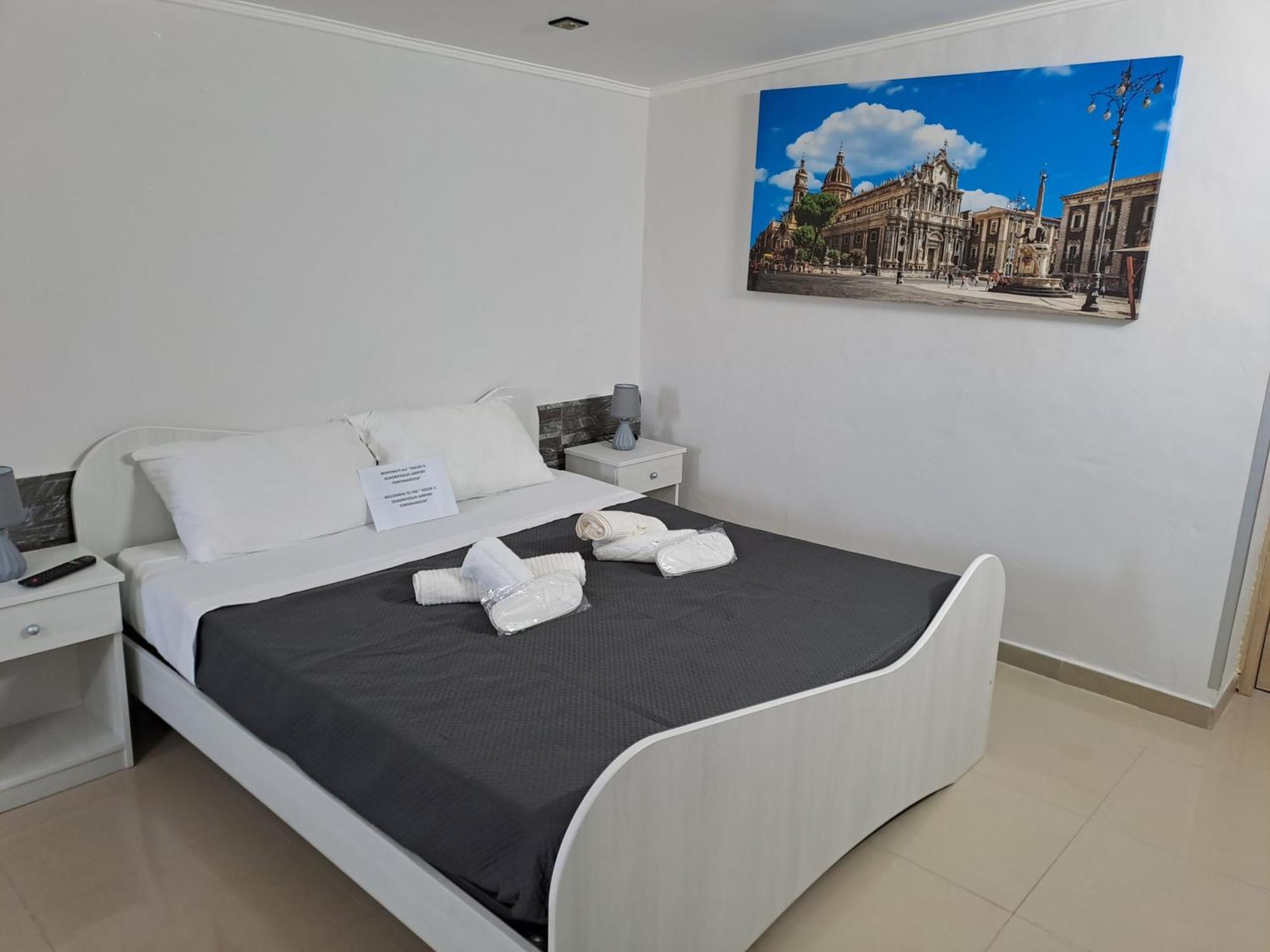House Il Quadrifoglio Airport Fontanarossa Bed & Breakfast Catania Bagian luar foto